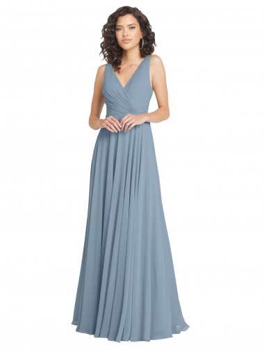 Desconto Azul Empoeirado Linha A Decote V Sem Mangas Comprimento Chão Vestidos de Festa / Vestidos de Madrinha