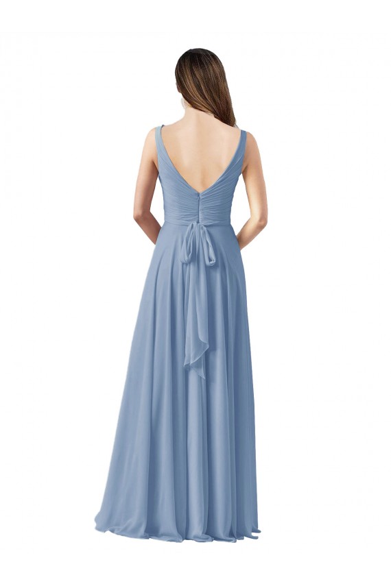 Desconto Azul Empoeirado Linha A Decote V Sem Mangas Comprimento Chão Vestido de Noite / Vestidos de Madrinha