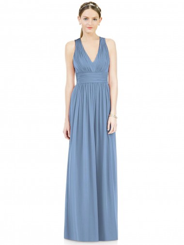 Desconto Azul Empoeirado Linha A Decote V Sem Mangas Comprimento Chão Vestidos Formais / Vestidos de Madrinha