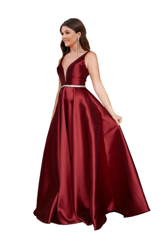 Desconto Borgonha Linha A Decote V Sem Mangas Comprimento Chão Longo Cetim Vestidos de Madrinha / Vestidos de Noite / Vestidos de Festa