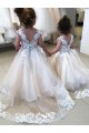 Desconto Marfim Vestido de Baile Barco Sem Mangas Comboio Capela Vestidos para Meninas de Flores