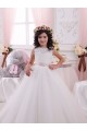 Desconto Marfim Vestido de Baile Barco Sem Mangas Comboio Capela Tule & Renda Vestidos para Meninas de Flores