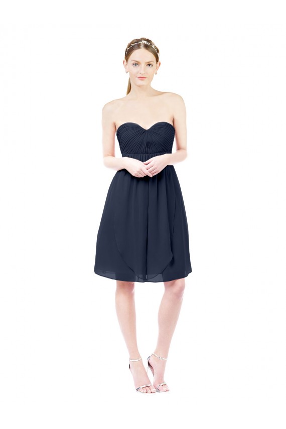 Desconto Marinha Negra Linha A Amor Sem Mangas Comprimento Joelho Curto Vestidos de Madrinha / Vestidos de Cocktail
