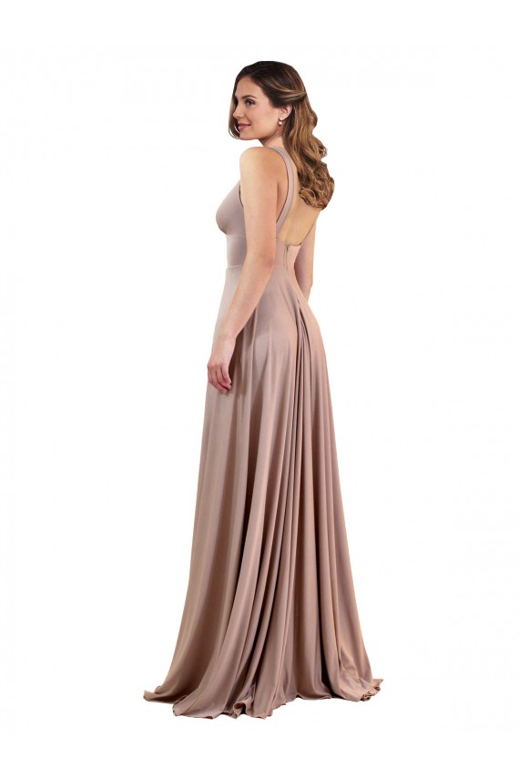 Desconto Rosa Empoeirado Linha A Decote V Sem Mangas Comprimento Chão Longo Vestidos de Madrinha / Vestidos de Noite / Vestidos de Festa
